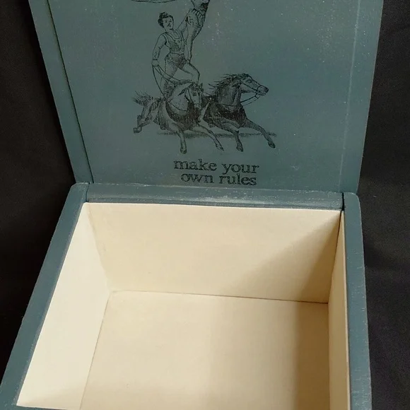 🎁 Circus Themed Hand Crafted Valet Or Memory Box - Picture 6 of 6